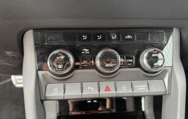 skoda-karoq-2-0-tdi-150ch-scr-sportline-4x2-dsg7 - 994754713