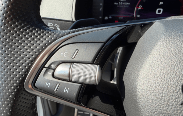 skoda-karoq-2-0-tdi-150ch-scr-sportline-4x2-dsg7 - 994764713