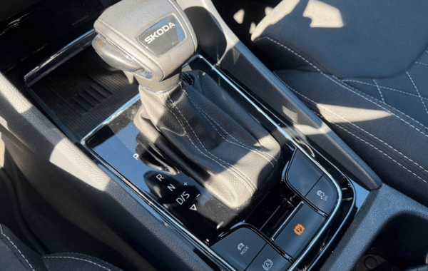skoda-karoq-2-0-tdi-150ch-scr-sportline-4x2-dsg7 - 994774713