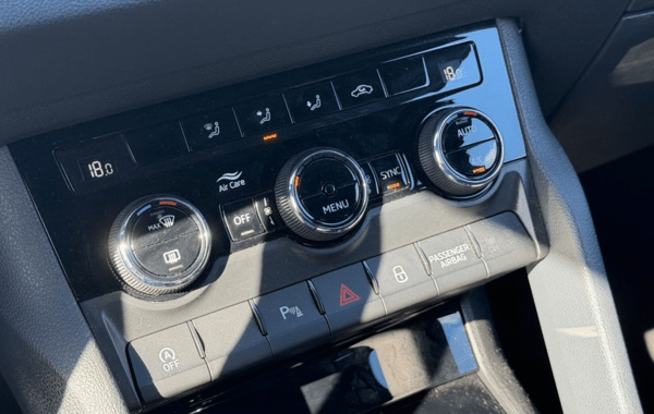 skoda-karoq-2-0-tdi-150ch-scr-sportline-4x2-dsg7 - 994784713