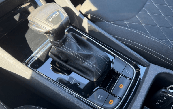 skoda-karoq-2-0-tdi-150ch-scr-sportline-4x2-dsg7 - 994784713