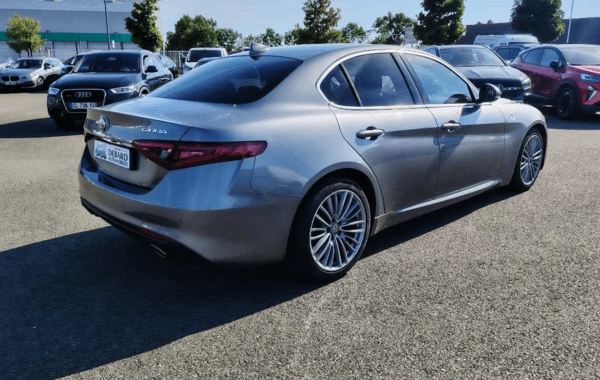 alfa-romeo-giulia-2-2-jtd-180ch-super-at8 - 995174713