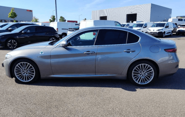 alfa-romeo-giulia-2-2-jtd-180ch-super-at8 - 995174713