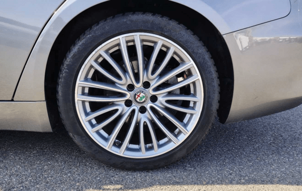 alfa-romeo-giulia-2-2-jtd-180ch-super-at8 - 995174713