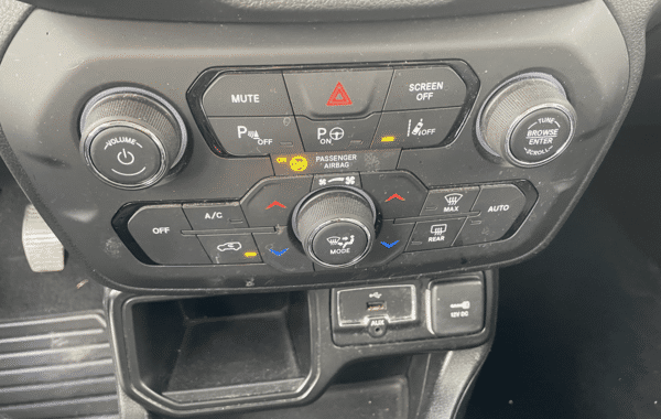 jeep-renegade-1-4-multiair-s-s-140ch-limited - 995224713