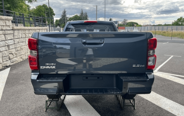 isuzu-d-max-2-2-ddi-164ch-evolution-space-m-t - 995234713