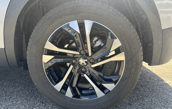 peugeot-2008-1-2-puretech-130ch-s-s-allure-eat8 - 995864713