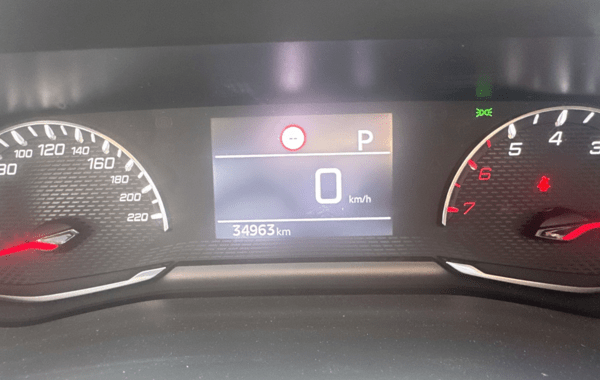 peugeot-2008-1-2-puretech-130ch-s-s-allure-eat8 - 995864713