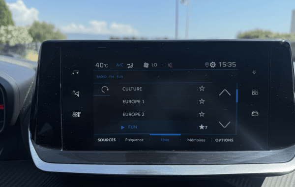 peugeot-2008-1-2-puretech-130ch-s-s-allure-eat8 - 995864713