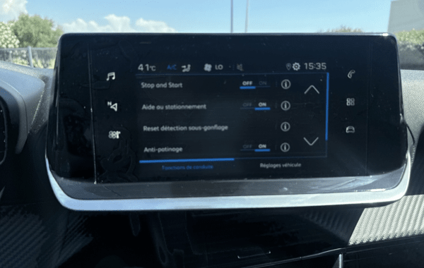 peugeot-2008-1-2-puretech-130ch-s-s-allure-eat8 - 995864713