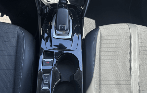 peugeot-2008-1-2-puretech-130ch-s-s-allure-eat8 - 995864713