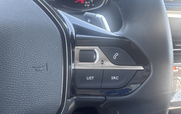 peugeot-2008-1-2-puretech-130ch-s-s-allure-eat8 - 995864713