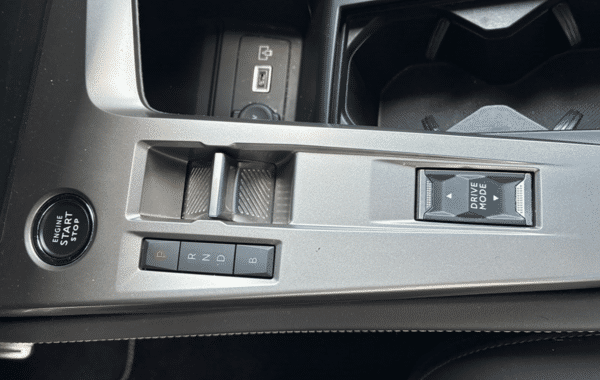 peugeot-408-plug-in-hybrid-225ch-gt-e-eat8 - 996114713