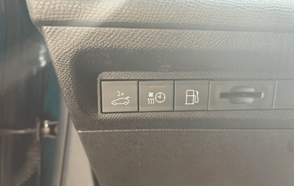 peugeot-408-plug-in-hybrid-225ch-gt-e-eat8 - 996124713