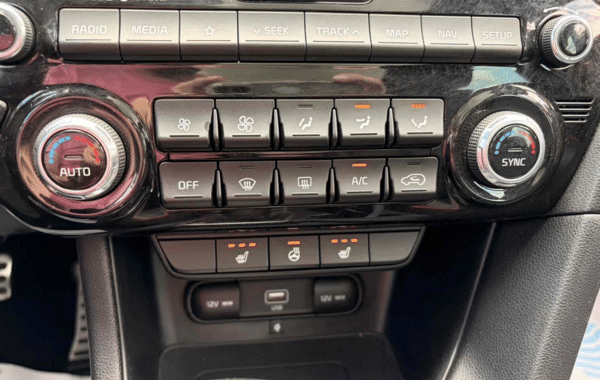 kia-sportage-1-6-crdi-136ch-mhev-gt-line-4x2-dct7 - 996604713