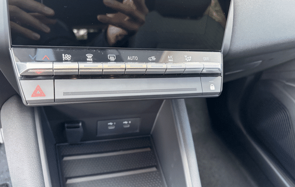 renault-symbioz-1-8-e-tech-full-hybrid-160ch-techno-26 - 997364713