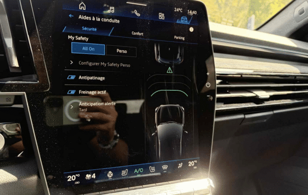 renault-austral-1-2-e-tech-full-hybrid-200ch-esprit-alpine-26 - 997574713