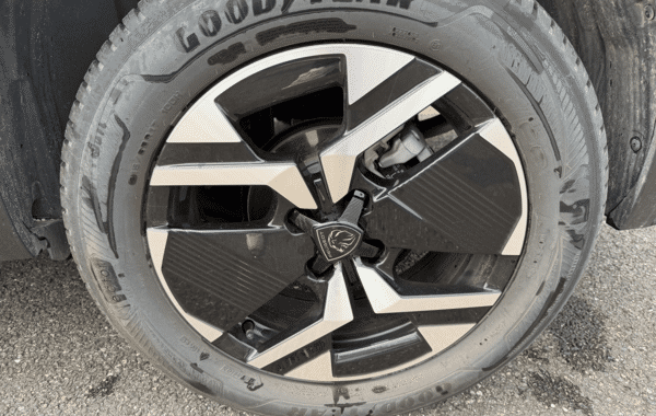peugeot-2008-1-2-puretech-130ch-s-s-gt-eat8 - 997814713