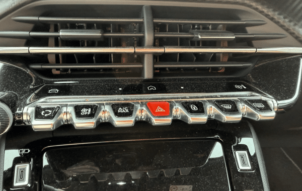 peugeot-2008-1-2-puretech-130ch-s-s-gt-eat8 - 997814713