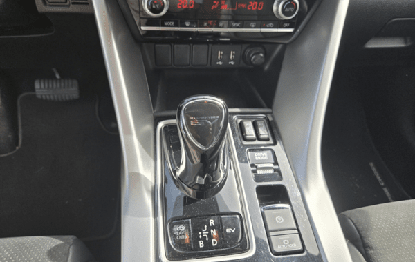 mitsubishi-eclipse-cross-2-4-mivec-phev-188ch-business-4wd - 998704713