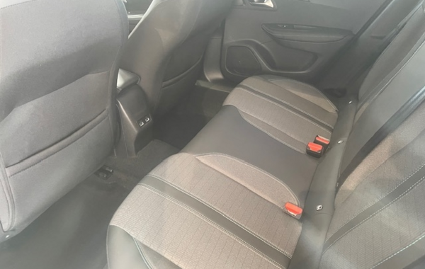 peugeot-2008-1-2-puretech-130ch-s-s-allure-eat8 - 54998575