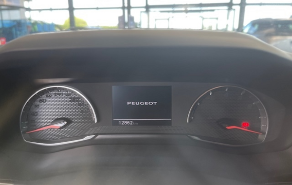 peugeot-2008-1-2-puretech-130ch-s-s-allure-eat8 - 54998575