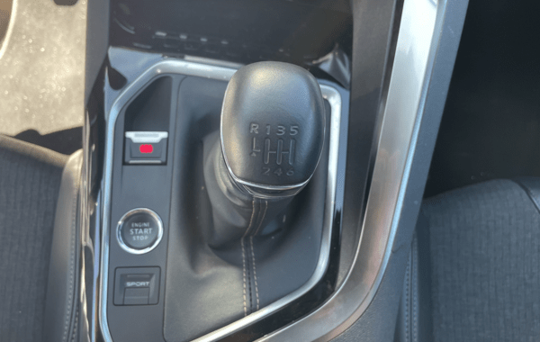 peugeot-3008-1-2-puretech-130ch-e6-c-gt-line-s-s - 60218575