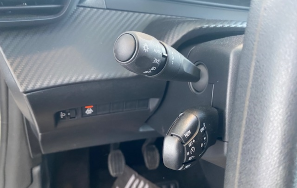 peugeot-208-1-2-puretech-75ch-s-s-like - 61848575