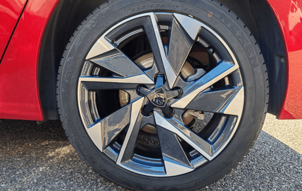 peugeot-308-1-5-bluehdi-130ch-s-s-allure-eat8 - 66498575