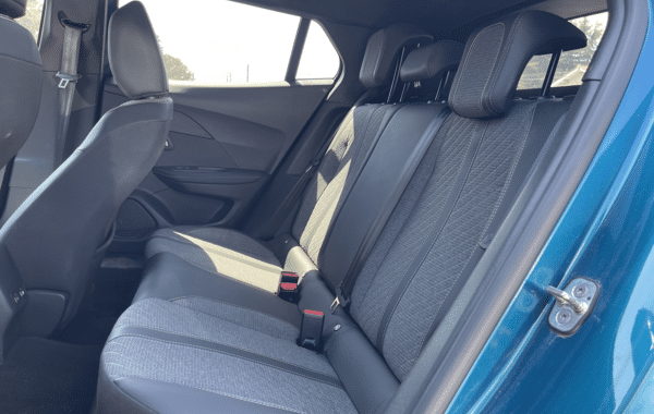 peugeot-2008-1-2-hybrid-145ch-allure-e-dcs6 - 70408575