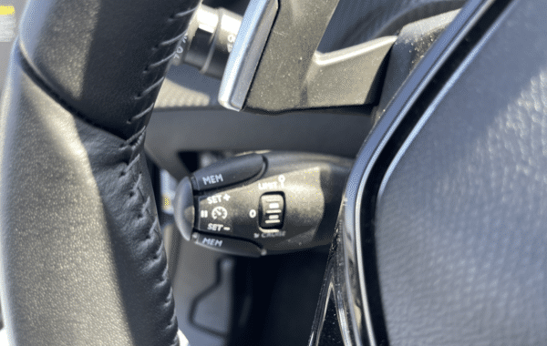 peugeot-2008-1-2-hybrid-145ch-allure-e-dcs6 - 70418575