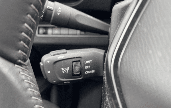 peugeot-3008-1-2-puretech-130ch-allure-s-s - 71808575
