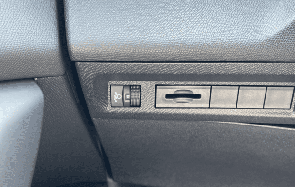 peugeot-308-sw-1-5-bluehdi-130ch-s-s-allure-eat8 - 73288575