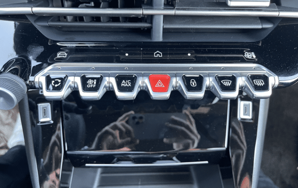 peugeot-2008-1-2-hybrid-145ch-gt-e-dcs6 - 73878575
