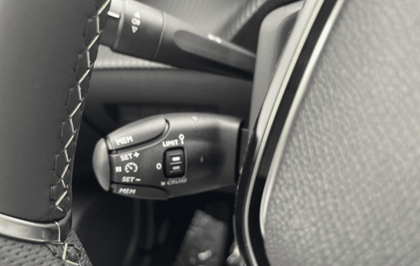 peugeot-2008-1-2-hybrid-145ch-gt-e-dcs6 - 74588575