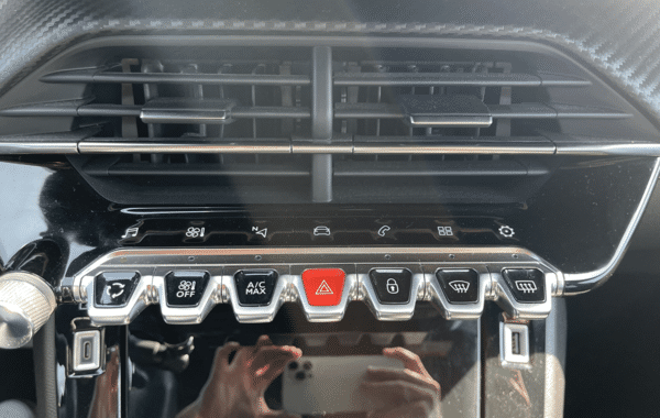 peugeot-208-1-2-puretech-130ch-s-s-gt-eat8 - 74698575