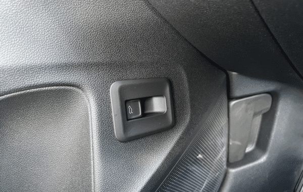 volkswagen-t-roc-1-5-etsi-150ch-r-line-dsg7 - 74978575