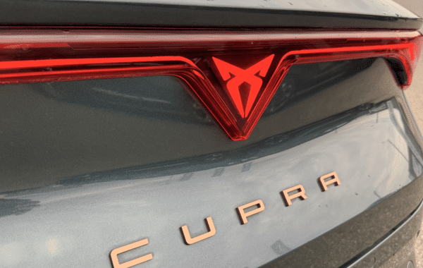 cupra-leon-2-0-tdi-150ch-v-dsg7 - 75188575