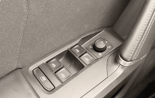 cupra-leon-2-0-tdi-150ch-v-dsg7 - 75188575