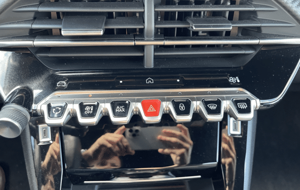 peugeot-2008-1-2-hybrid-136ch-allure-e-dcs6 - 75648575