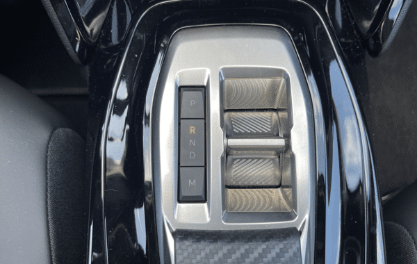 peugeot-2008-1-2-hybrid-136ch-allure-e-dcs6 - 75648575