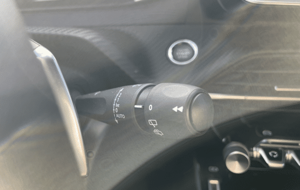 peugeot-2008-1-2-hybrid-136ch-allure-e-dcs6 - 75648575