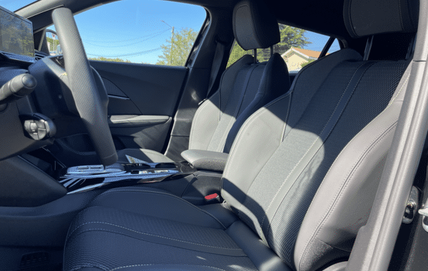 peugeot-2008-1-2-hybrid-145ch-gt-e-dcs6 - 75878575