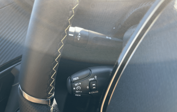 peugeot-2008-1-2-hybrid-145ch-gt-e-dcs6 - 75878575