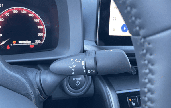 toyota-c-hr-1-8-hybride-140ch-graphic-my26 - 75898575
