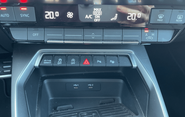 audi-a3-sportback-35-tfsi-150ch-hybride-s-line-s-tronic-7 - 75938575