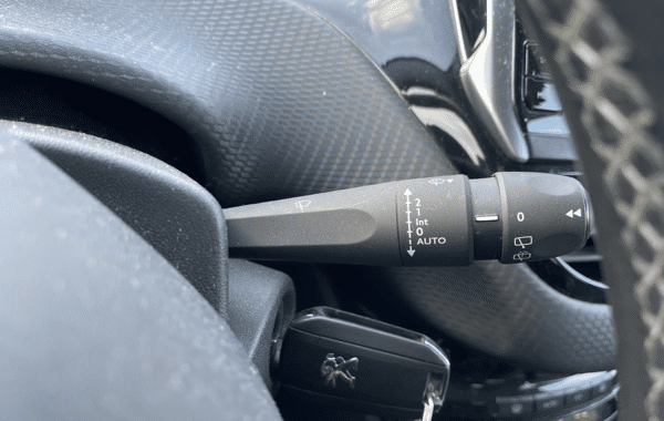 peugeot-2008-1-6-bluehdi-120ch-allure-s-s - 76058575