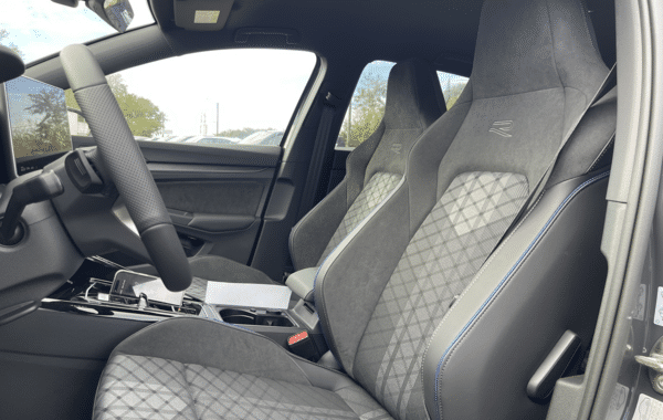 volkswagen-golf-viii-2-0-tdi-150ch-r-line-dsg7 - 76728575