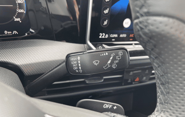 volkswagen-golf-viii-2-0-tdi-150ch-r-line-dsg7 - 76728575