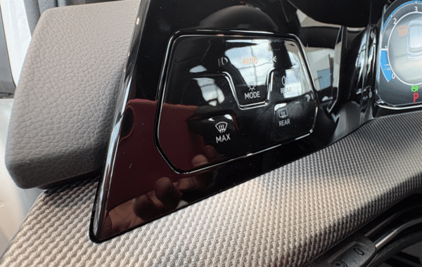 volkswagen-golf-viii-2-0-tdi-150ch-r-line-dsg7 - 76738575